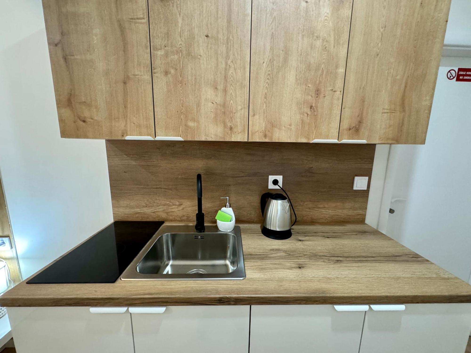 Zitna Downtown Apartments Прага Екстериор снимка